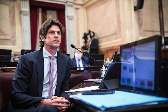 Lousteau quedó al frente de la Bicameral de Inteligencia tras un acuerdo con el kirchnerismo