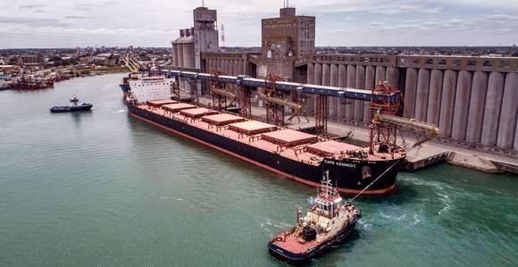 Puerto de Quequén: Kicillof pulsea para favorecer el acceso de los productores a la exportación