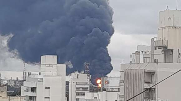 YPF: un incendio en la refinería genera alarma en La Plata, Berisso y Ensenada