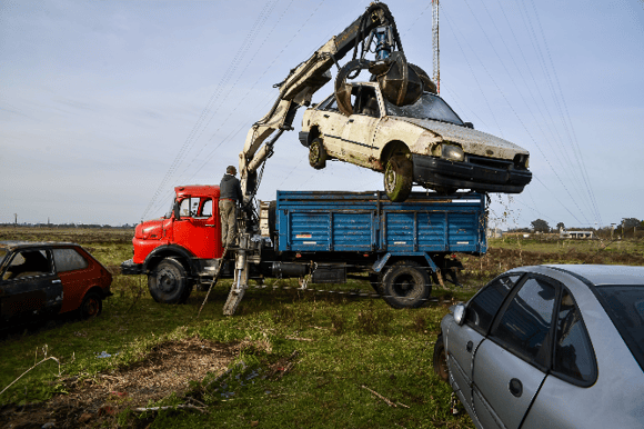 Concluyó el desguace de 17 automóviles no reclamados en Chascomús
