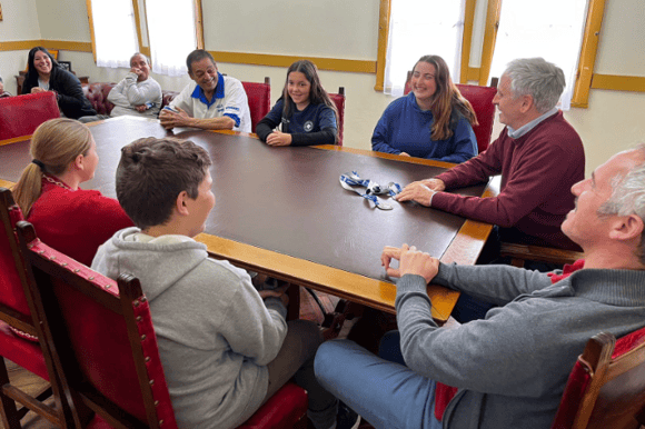 Integrantes de la Escuela del Tiro Federal Argentino Chascomús se reunieron con el Intendente Gastón
