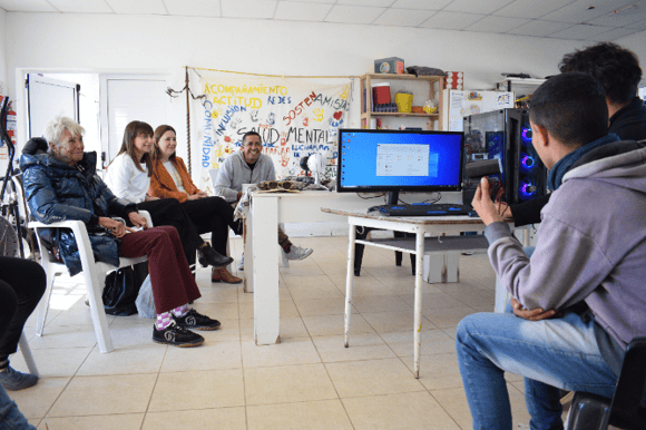 La socióloga y psicóloga italiana Diana Mauri visitó el Centro de Día local