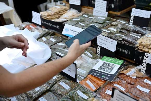 Se duplicó la cantidad de personas que usan la promo de Cuenta DNI en los Mercados Bonaerenses