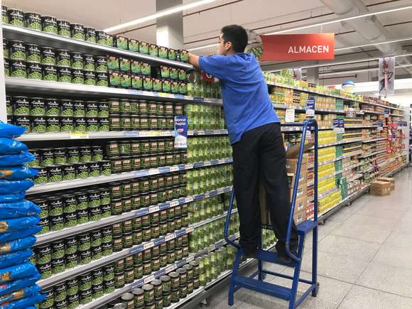 Encienden las alarmas por la caída del consumo masivo, podría ser peor que en 2001
