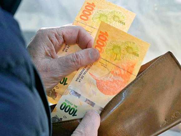 El salario mínimo perdió un 26,5% real en la gestión de Milei, según estudio de la UBA