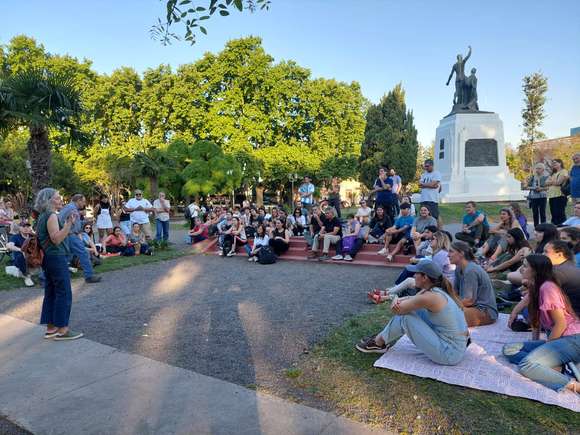 INTECH realizó una clase abierta en la Plaza Libertad en Defensa del Financiamiento Público para una Universidad Gratuita y Federal