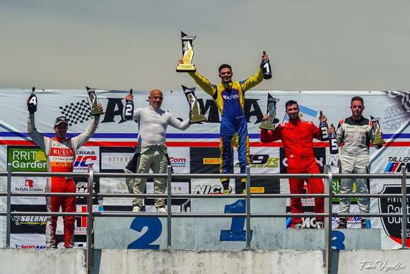 Juanchi Gárriz sigue firme en la lucha por el campeonato tras un gran desempeño en el GP “Luxury Car”