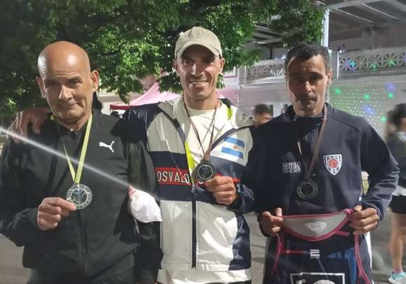 Éxito de atletas chascomunenses en la Carrera de las Luces en el Bosque de La Plata