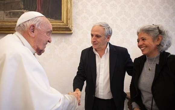 El Intendente Javier Gastón comparte su emotivo encuentro con el Papa Francisco en El Vaticano