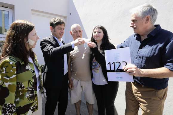 Javier Gastón destaca el trabajo conjunto con la Provincia en la entrega de 16 nuevas viviendas en Chascomús