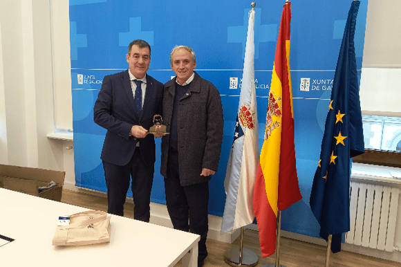 Diálogo con autoridades de Galicia para avanzar en proyectos educativos y democráticos