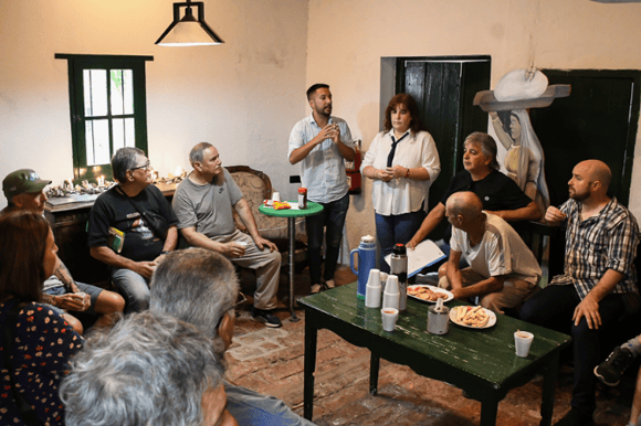 Reunión con vecinos que participaron de la gesta de Malvinas por la eximición del pago de tasas municipales
