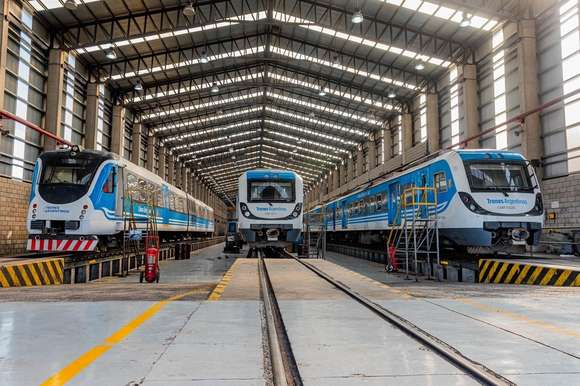 Nación inició el proceso para comprar locomotoras a China