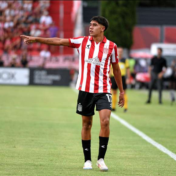 La zurda de Joaquín Tobio Burgos potencia a un Estudiantes imparable