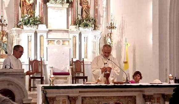 Chascomús: Celebración de la Santa Misa en Honor al Papa Francisco