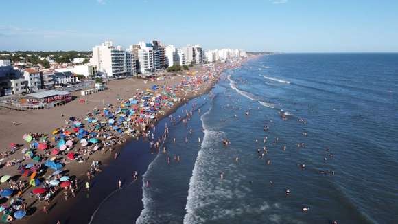 Verano 2025: Monte Hermoso cerró enero con mayor ocupación que el año pasado