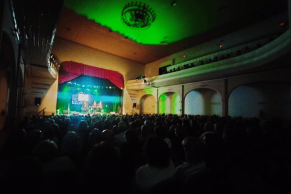 Lleno total para los espectáculos del fin de semana en el teatro Brazzola