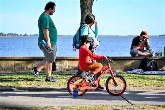 Fin de semana extra largo: Chascomús se perfila como una escapada ideal ante la baja en destinos tradicionales