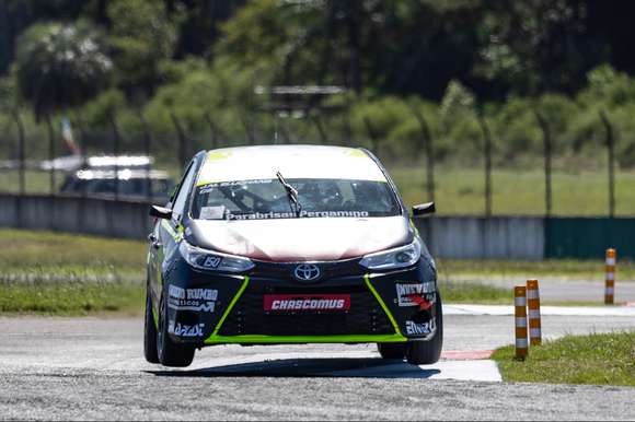 El chascomunense Juancho Eluchans clasifica décimo en el Turismo Nacional C2 en San Juan Villicum