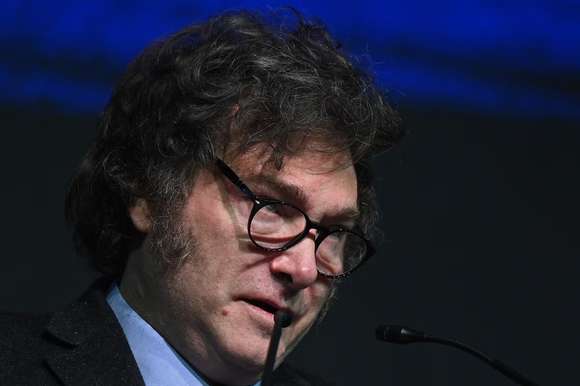 Panorama: Milei desembarca en Provincia para polarizar mientras el PJ discute su armado