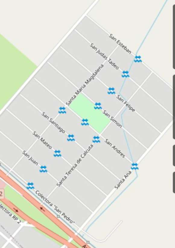 Vecinos del barrio San Nicolás reclaman a Vialidad Provincial por el mal estado de la colectora, la falta de señalización y los riesgos de alta velocidad en el acceso