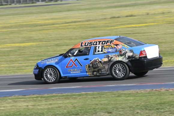 Cristian Novella tercero en el lluvioso entrenamiento de la Copa Bora; Lalo Tarquino se suma mañana