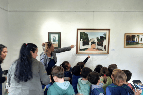 El área de turismo municipal ofrece charlas y visitas guiadas gratuitas a establecimientos educativos