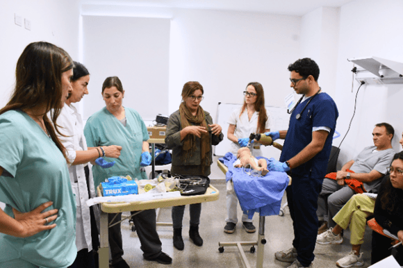 Capacitación en salud pública: el personal de pediatría del hospital municipal actualiza conocimientos clave