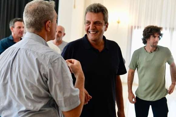 Massa reúne a sus dirigencias y hay pedidos para que vaya de candidato a diputado nacional