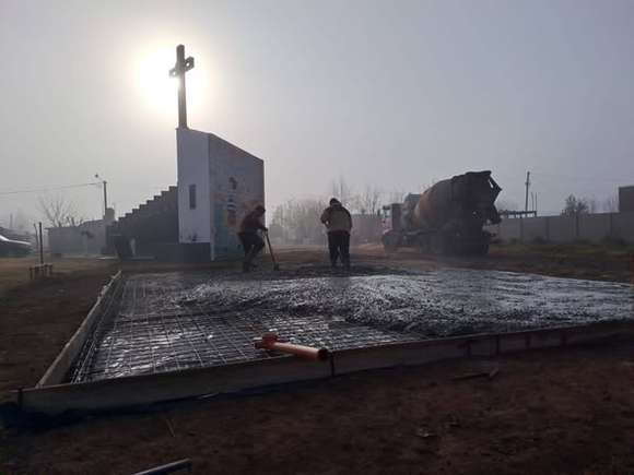 Obra con sentido comunitario: avanza la construcción del SUM del Hogar de Cristo en el barrio San Cayetano