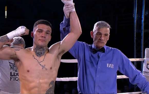 Contundente victoria de Lorenzo “Neno” Gerez en una noche clave para su carrera