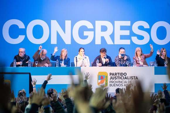 Panorama político: El peronismo marcha a una alianza incómoda, mientras los libertarios engullen a PRO