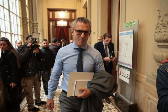 Martín Menem en el centro de la polémica por un contrató del Estado con una empresa de sus hermanos