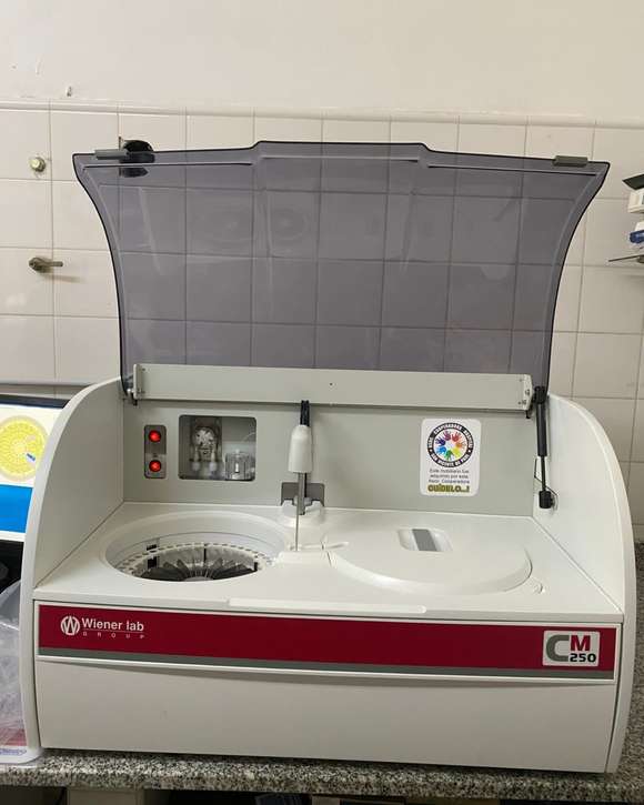 La Cooperadora del Hospital Municipal de Chascomús adquirió un nuevo autoanalizador para el laboratorio