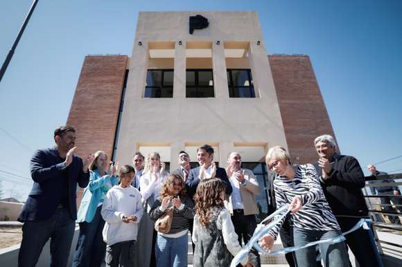El gobernador Kicillof inauguró oficialmente la Casa de la Provincia en Ranchos
