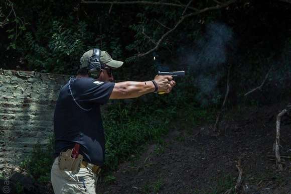 Curso inicial de tiro defensivo en el Tiro Federal Argentino de Chascomús