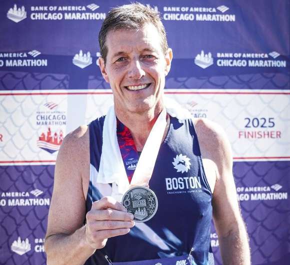 Maratón de Chicago: El atleta chascomunense Fernando Llanos completó su octavo “Major”