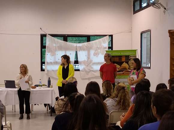 El maestro Horacio Cárdenas disertó en el CIIE de Chascomús sobre convivencia y resolución de conflictos escolares