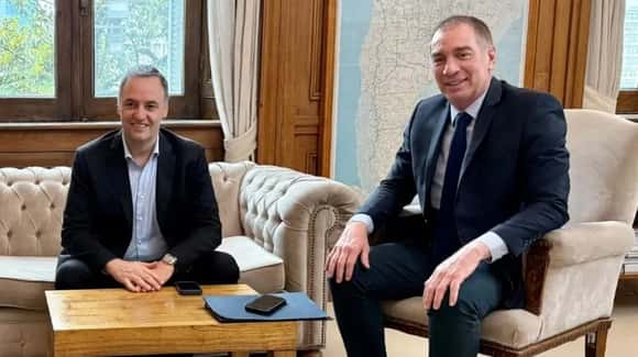 El Gobierno divide Turismo y Deportes: redistribuye poder entre Adorni y Santilli