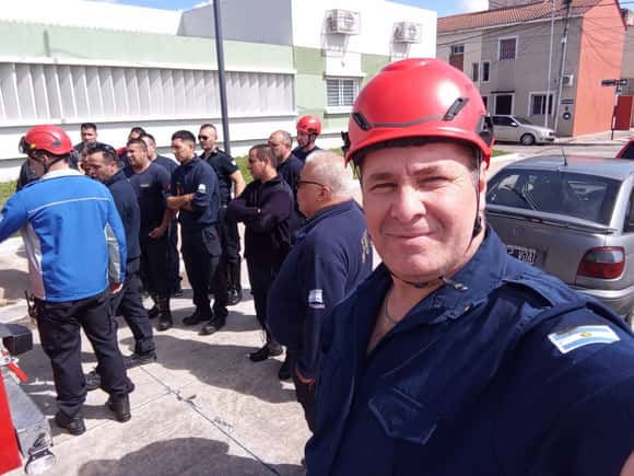 Reconocimiento a Bomberos de Chascomús: Valentín Larraula se suma como instructor federativo