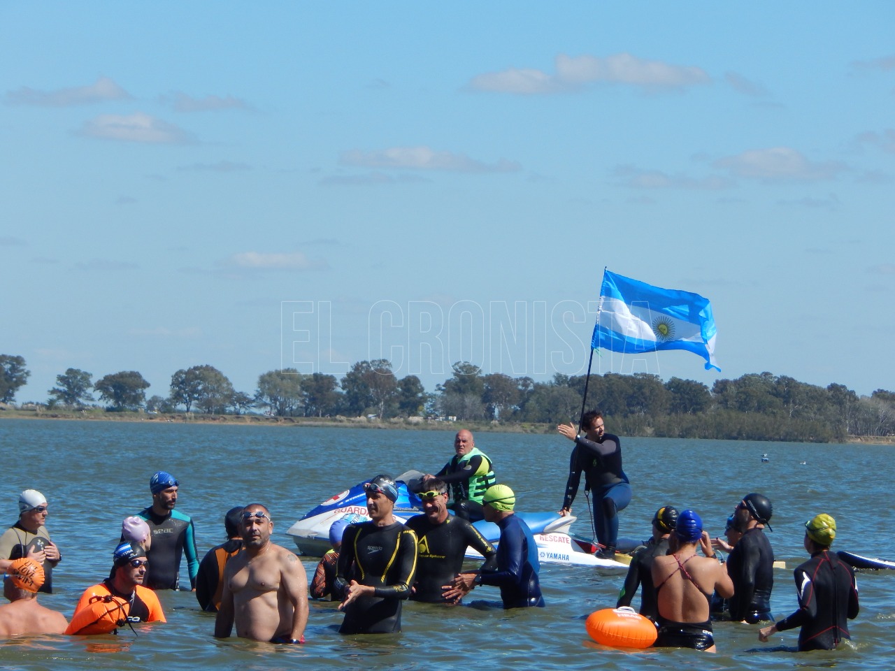 Con presencia de veteranos de Malvinas se realizó la “Tercer Travesía Cruce laguna Chascomús”