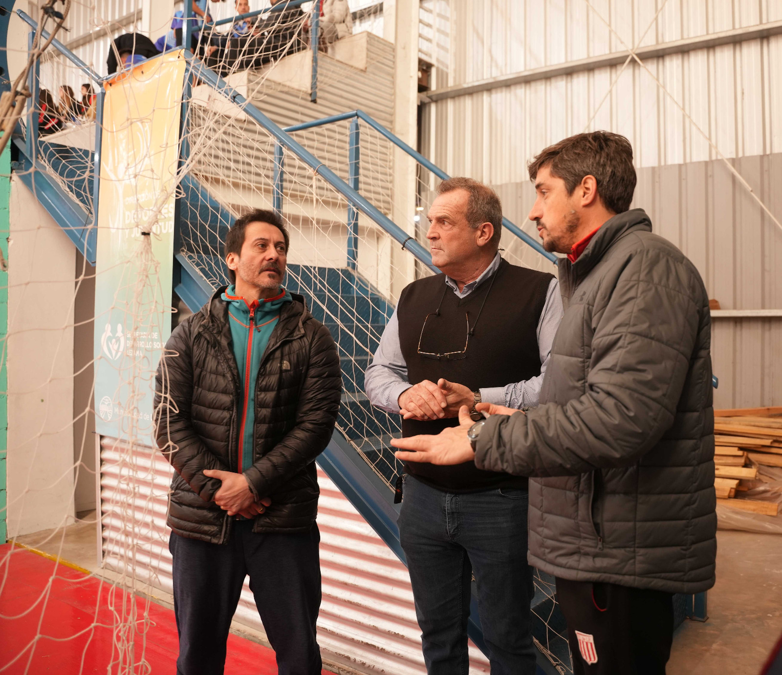 Pensando en octubre: Santiago Dos Santos recorrió Lezama y barrios de Chascomús