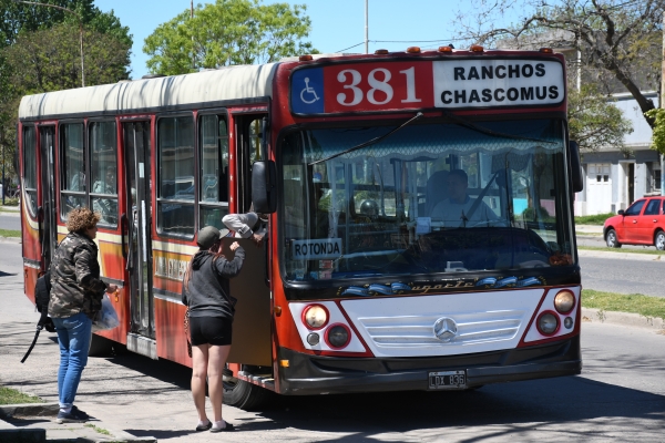 Transporte público: la línea urbana circula con una frecuencia de 40 minutos