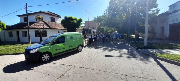 Se desarrolló con éxito la primera “vuelta olímpica” de egresados en Chascomús