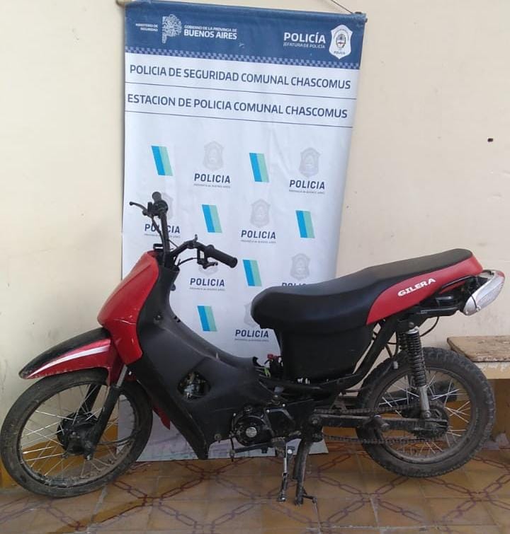 Sustrajo una moto, la descartó y se fugó al detectar a personal policial