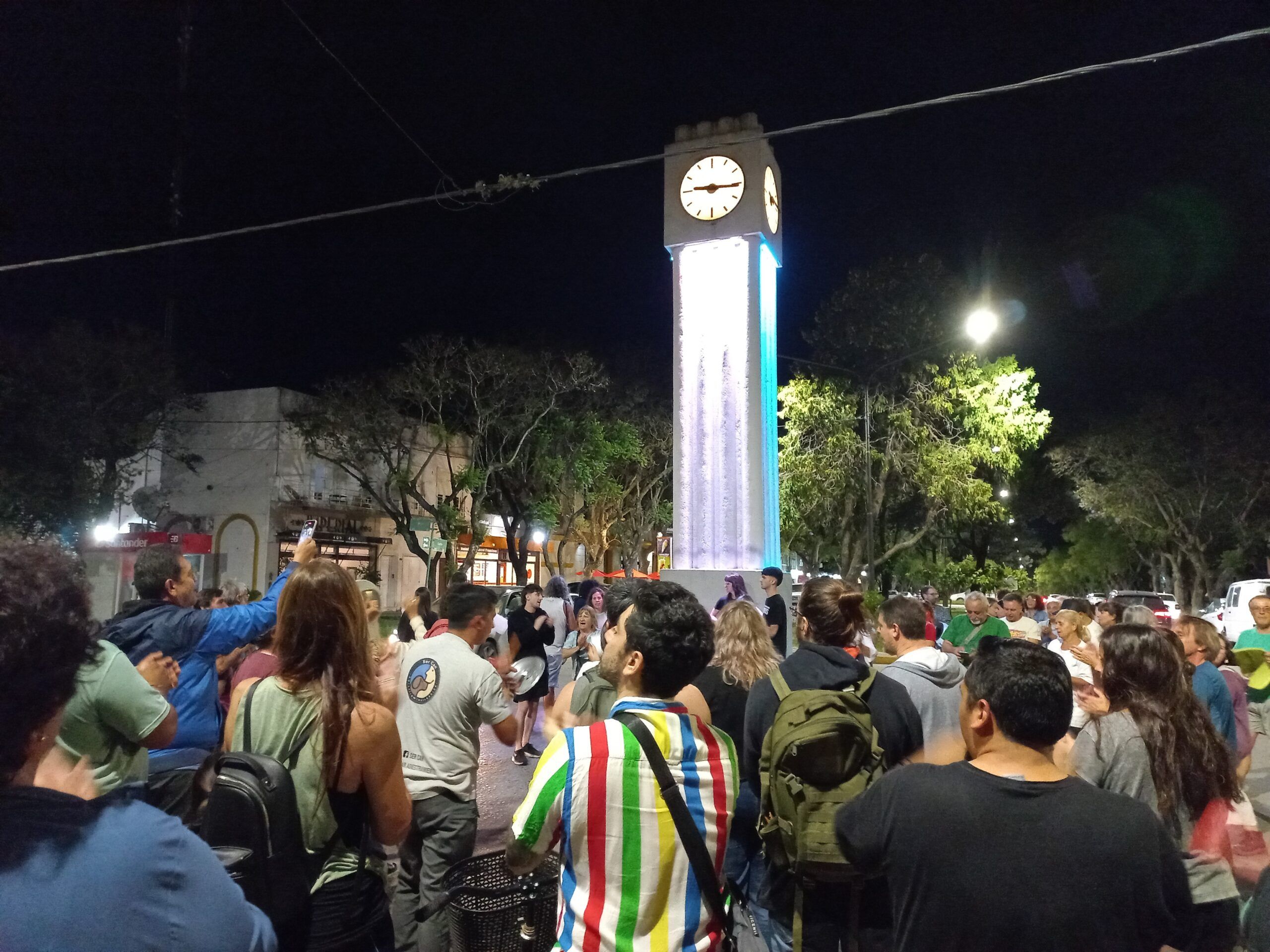 Paro nacional: Vecinos autoconvocados invitan a sumarse a la concentración del próximo miércoles 24 en el Reloj