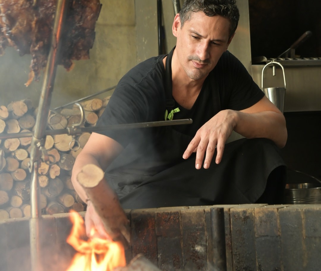 Chef chascomunense participa en el primer festival latinoamericano de música y comida callejera de Singapur