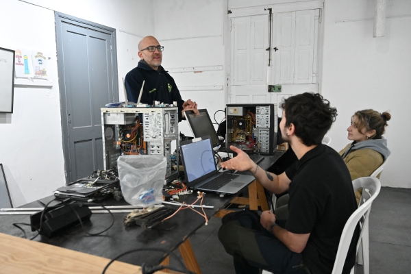 La municipalidad trabaja en la recuperación de cámaras de seguridad dañadas para su reutilización