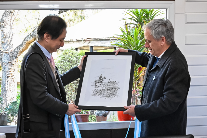 Javier Gastón recibió al embajador de Japón Yamauchi Hiroshi