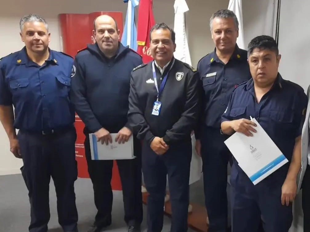 Bomberos Voluntarios de Chascomús asisten a importante charla sobre Incendios Forestales en la Capital Federal